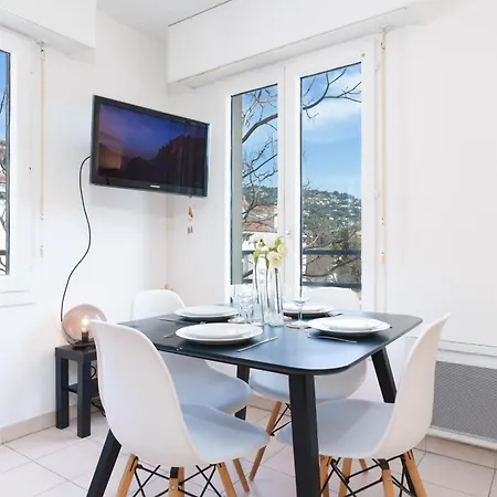 Le Calmette By Apirent #central #lumineux #calme #wifi
